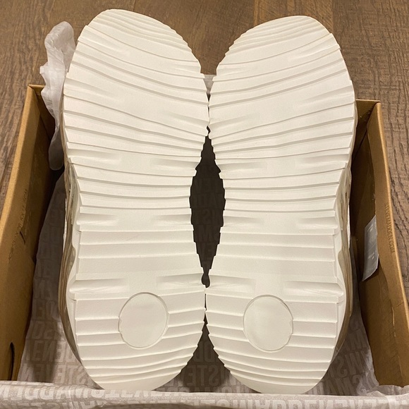 Steve Madden Blatant White Chunky Air Sneakers Shoes Flats Multi Size New - Picture 7 of 7